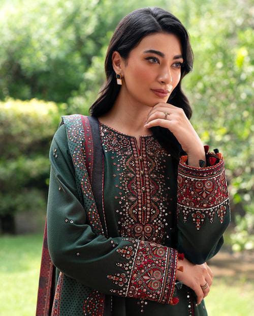 IZEL Luxury Embroidered Lawn Suit