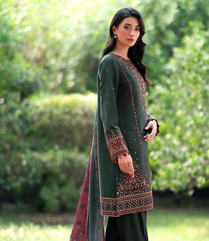 IZEL Luxury Embroidered Lawn Suit